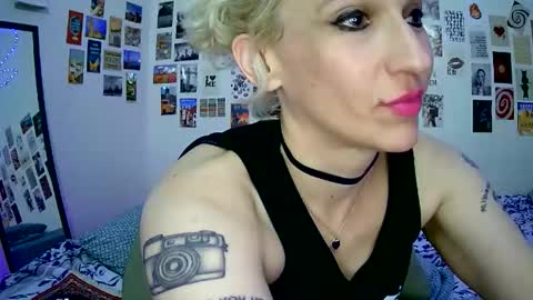 Snapshot of cutefemme chatting on February 2026 06:06:02 AM Bella online show from February 2026 06:06:02 AM