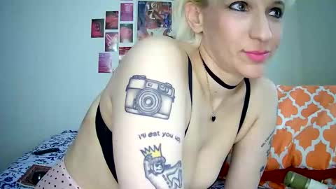 Bella online show from May 2026 08:58:01 PM