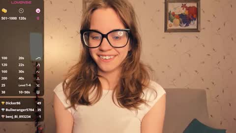 Snapshot of cutefluffy chatting on November 2025 08:27:02 PM Melisa online show from November 2025 08:27:02 PM