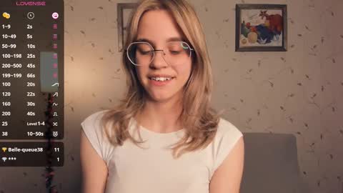 Snapshot of cutefluffy chatting on November 2025 08:30:01 PM Melisa online show from November 2025 08:30:01 PM