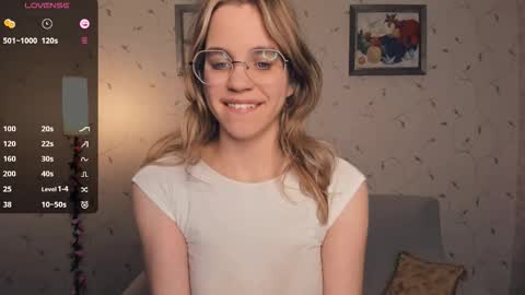 Snapshot of cutefluffy chatting on December 2025 07:34:02 PM Melisa online show from December 2025 07:34:02 PM