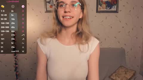 Snapshot of cutefluffy chatting on December 2025 08:37:02 PM Melisa online show from December 2025 08:37:02 PM