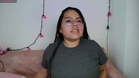 Snapshot of cutejess45 chatting on January 2025 10:33:01 PM tell me jess online show from January 2025 10:33:01 PM
