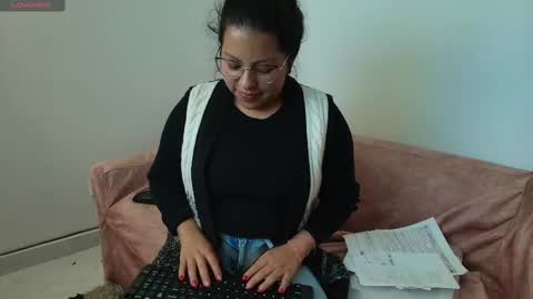Snapshot of cutejess45 chatting on March 2025 07:05:02 PM tell me jess online show from March 2025 07:05:02 PM