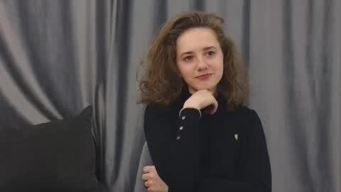 Snapshot of cutelunette chatting on December 2025 03:16:02 PM Ellen online show from December 2025 03:16:02 PM