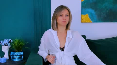 cutemirage online show from October 2025 02:18:02 PM