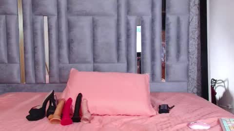 cutepetitee online show from November 2025 08:22:01 PM