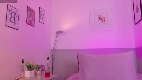cutepetitee online show from April 2026 07:38:02 PM