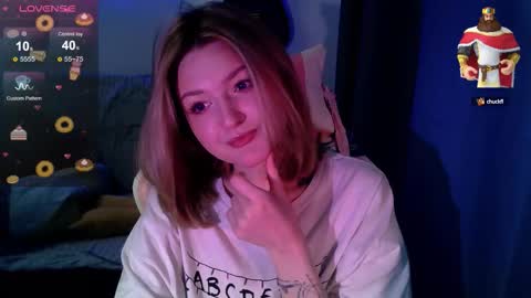 cutepie33 online show from October 2025 04:44:02 AM