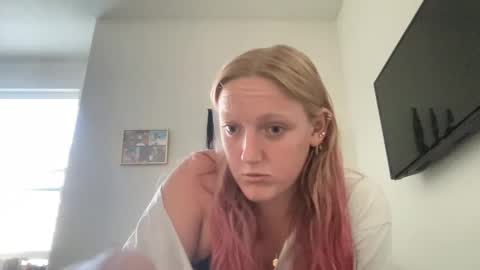 Snapshot of cutey_kiwi chatting on October 2025 09:58:02 PM Cutey kiwi online show from October 2025 09:58:02 PM