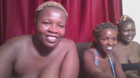 Snapshot of cutey_mellanin chatting on February 2025 10:28:02 PM cutey_mellanin online show from February 2025 10:28:02 PM