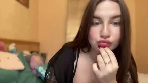 Snapshot of cuteyaji chatting on October 2025 03:53:01 PM CuteAnn online show from October 2025 03:53:01 PM