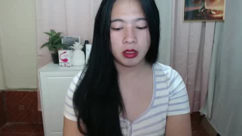 Snapshot of cutie_asianwoman chatting on December 2024 06:37:01 PM cutie_asianwoman online show from December 2024 06:37:01 PM