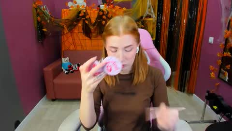 Snapshot of cutie_maniac chatting on October 2025 08:37:02 AM Lina online show from October 2025 08:37:02 AM