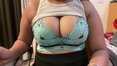 Snapshot of cutie_ruhi chatting on February 2026 07:36:02 PM Ruhii online show from February 2026 07:36:02 PM