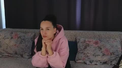 Trisha  online show from April 2026 07:37:02 AM