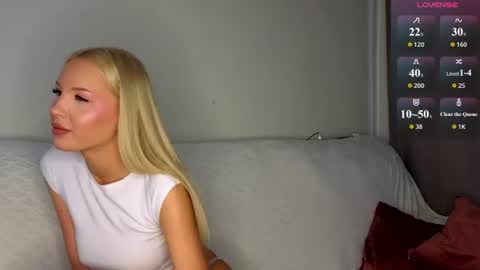 Snapshot of cutiefull_lion chatting on June 2026 05:27:01 AM cutiefull_lion online show from June 2026 05:27:01 AM