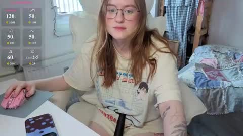 Snapshot of cutiepiealice chatting on July 2026 07:11:01 AM Alice online show from July 2026 07:11:01 AM