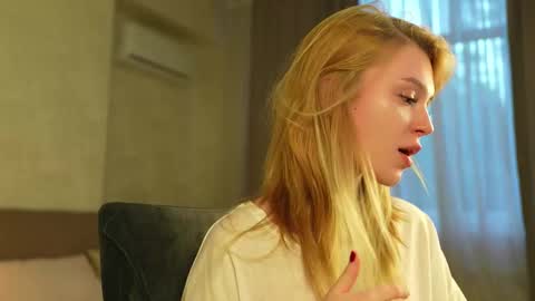 Snapshot of cyberheart_ chatting on October 2025 02:56:01 PM EMILY online show from October 2025 02:56:01 PM