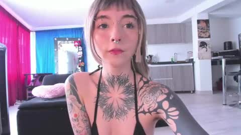 Snapshot of cyberia____________________ chatting on July 2026 06:12:01 PM cel I am independent Help me reach 200 thumbs up uwu online show from July 2026 06:12:01 PM