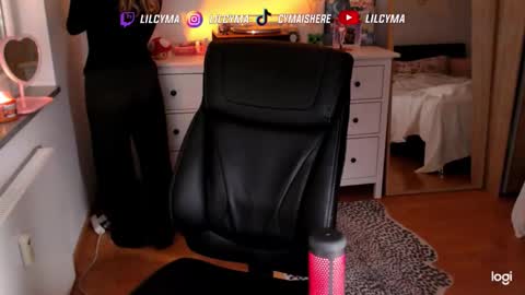 cymaishere online show from October 2025 08:55:02 PM