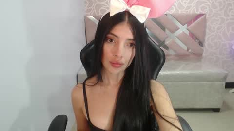 CINTIA ARAUJO online show from October 2025 03:18:02 AM