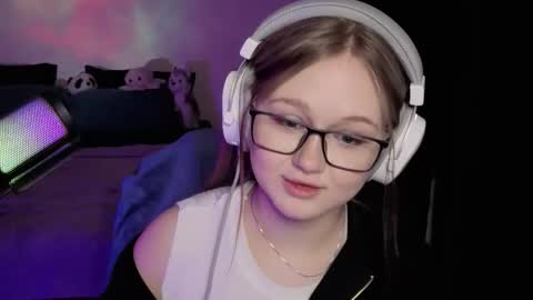 Snapshot of cynthoni chatting on February 2026 01:42:01 PM Dianne online show from February 2026 01:42:01 PM