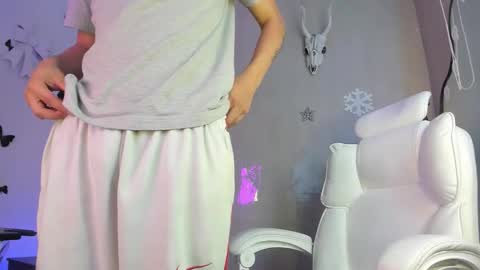 cyrusandgrase online show from February 2026 09:51:02 PM