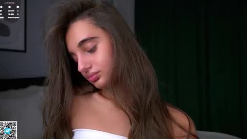 Isabella online show from November 2025 01:04:02 AM