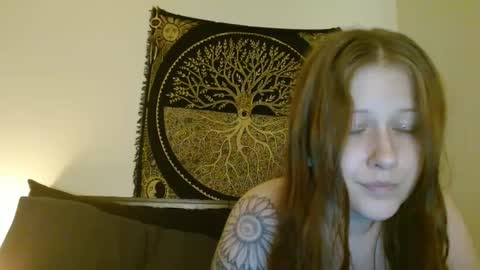 Snapshot of d_a_i_s_y chatting on March 2025 06:23:02 PM Daisy online show from March 2025 06:23:02 PM