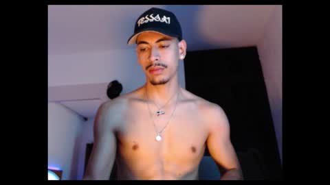 Snapshot of d_usma00 chatting on November 2025 03:35:01 PM d_usma00 online show from November 2025 03:35:01 PM