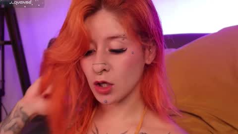 Snapshot of daarlene chatting on November 2025 12:06:02 PM Darlene online show from November 2025 12:06:02 PM