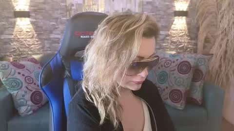 Snapshot of dacota_abbey chatting on September 2025 01:55:01 PM Dacota online show from September 2025 01:55:01 PM