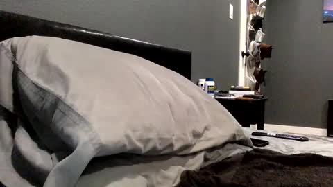 Snapshot of daddy_dominick chatting on October 2025 08:46:02 PM Dom online show from October 2025 08:46:02 PM