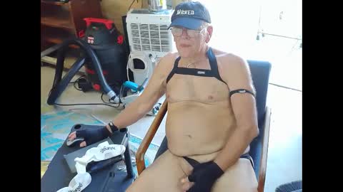 Snapshot of daddyass4u2breed chatting on September 2025 01:12:01 PM daddyass4u2breed online show from September 2025 01:12:01 PM