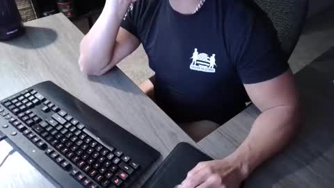 Snapshot of daddydilf4you chatting on January 2026 04:38:02 AM daddydilf4you online show from January 2026 04:38:02 AM