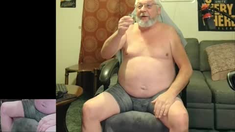 Snapshot of daddydom4fun chatting on December 2024 01:34:02 AM Daddydom4fun online show from December 2024 01:34:02 AM
