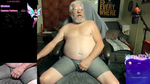 Snapshot of daddydom4fun chatting on January 2025 11:02:01 PM Daddydom4fun online show from January 2025 11:02:01 PM