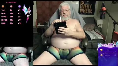 Snapshot of daddydom4fun chatting on February 2025 11:45:01 PM Daddydom4fun online show from February 2025 11:45:01 PM