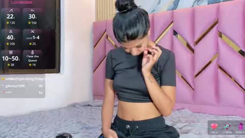Snapshot of daddyissuesss_ chatting on September 2025 07:15:02 PM JAZMIN online show from September 2025 07:15:02 PM