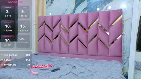 Snapshot of daddyissuesss_ chatting on October 2025 07:44:01 PM JAZMIN online show from October 2025 07:44:01 PM