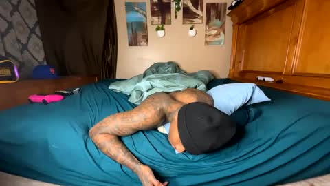 Snapshot of daddyjanimal chatting on December 2024 09:40:02 AM sexy tatted king bbc online show from December 2024 09:40:02 AM