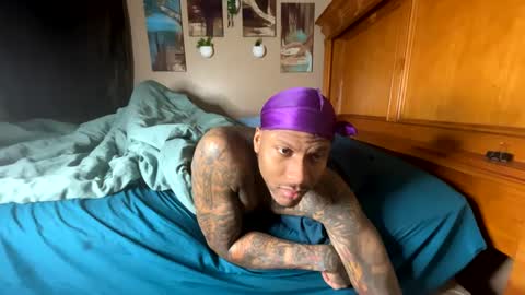 Snapshot of daddyjanimal chatting on December 2024 10:39:02 AM sexy tatted king bbc online show from December 2024 10:39:02 AM