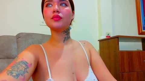 Valen online show from November 2025 03:30:02 AM