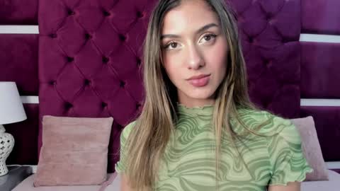 Snapshot of daddysgirrl1_ chatting on January 2025 06:12:01 AM Bethany online show from January 2025 06:12:01 AM