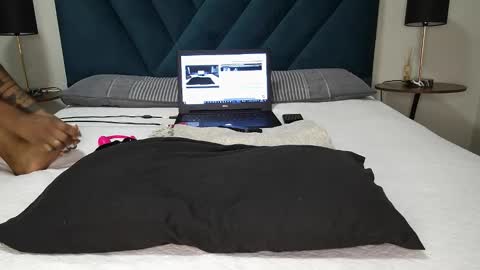 daddyslittleebony online show from January 2026 08:25:02 PM