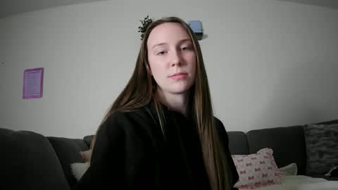 Snapshot of daddysssgoodgirl chatting on April 2026 09:29:01 AM daddys good girl online show from April 2026 09:29:01 AM