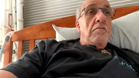 Snapshot of daddyweis chatting on April 2026 02:18:01 AM daddyweis online show from April 2026 02:18:01 AM
