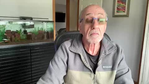 Snapshot of daddyweis chatting on April 2026 02:47:01 PM daddyweis online show from April 2026 02:47:01 PM