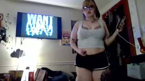 Snapshot of dadsdoll2 chatting on March 2026 01:01:01 AM dadsdoll2 online show from March 2026 01:01:01 AM